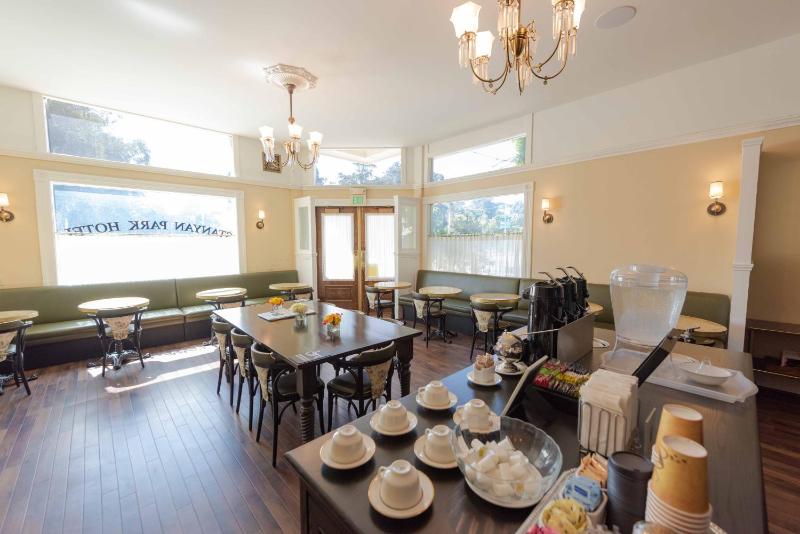 Stanyan Park Hotel - image 6