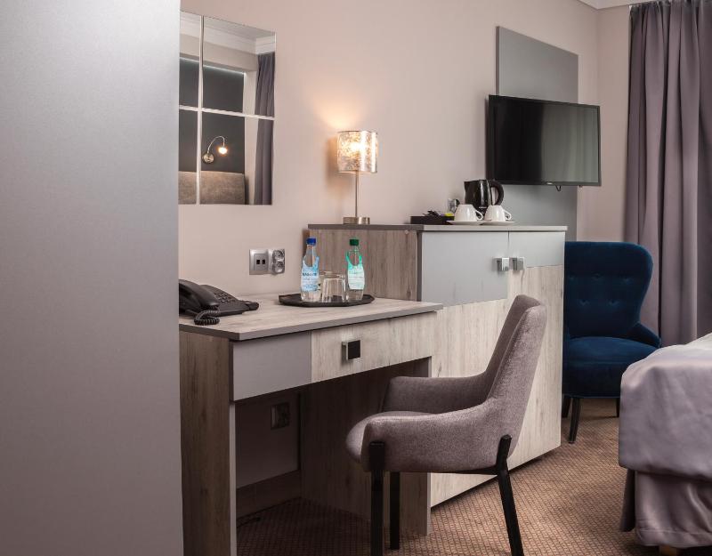 Deluxe Room image 4