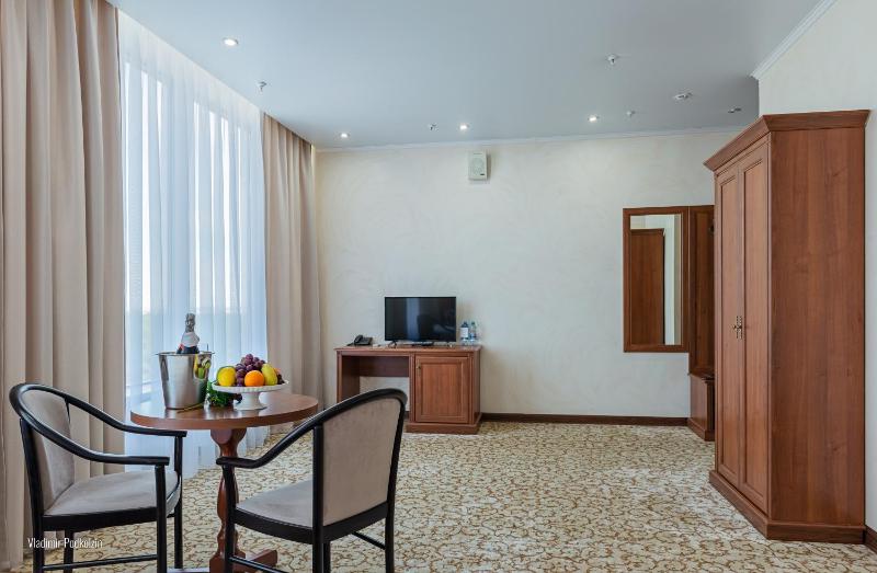 Deluxe Twin Room image 2