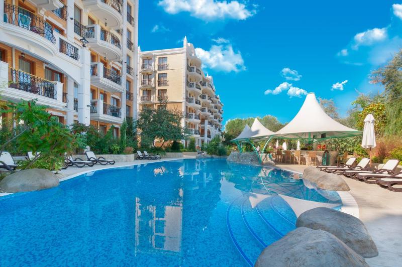 Harmony Suites Grand Resort - image 9