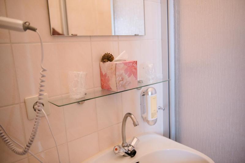 Budget Double Room image 2