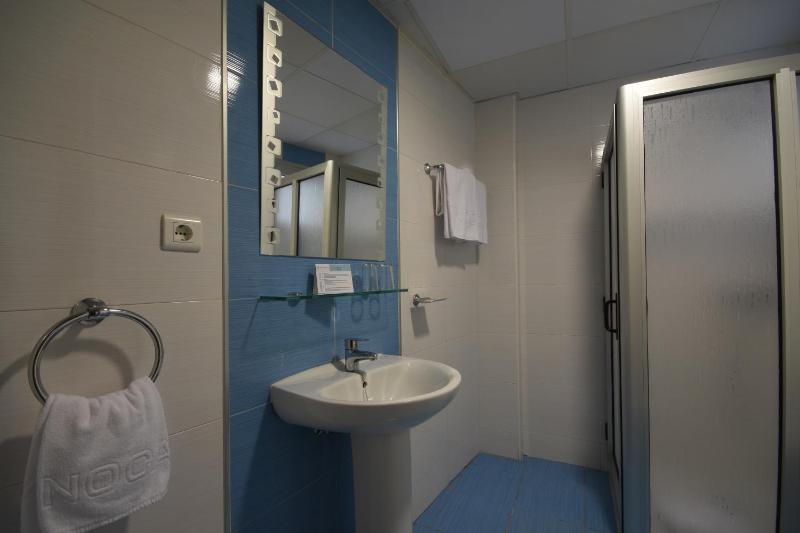 Triple Estudio Interior  image 3