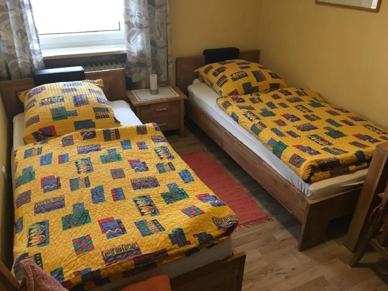 Twin Room image 1