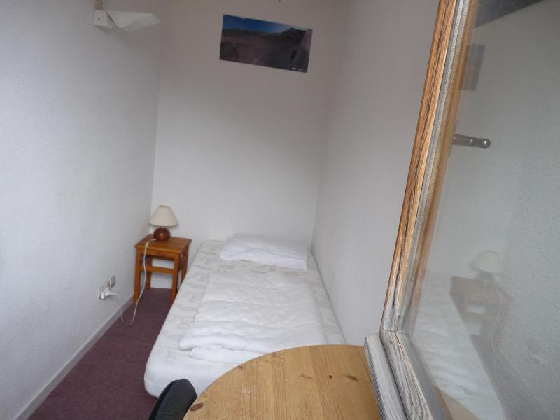 Single Room with Private External Bathroom image 1
