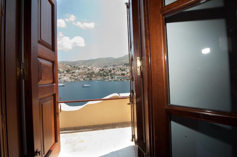 Studio - Split Level with Sea View (2 Adults) image 1