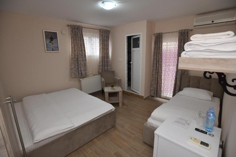 Triple Room image 2