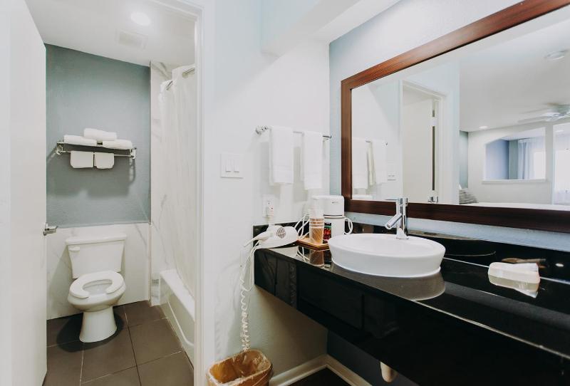 Executive King Room image 3