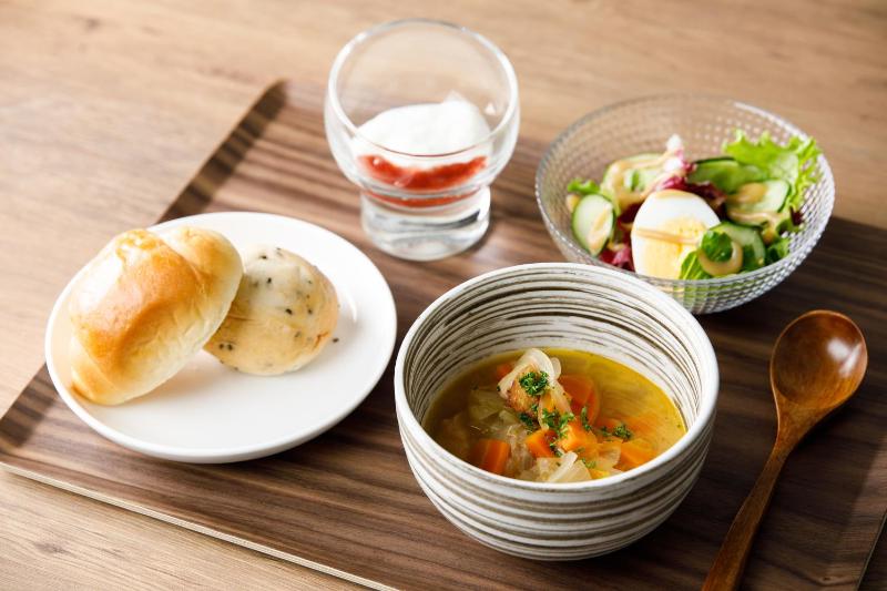 Kanazawa Station Hotel - image 12