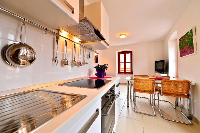 Sunny Bobica Apartments - image 7