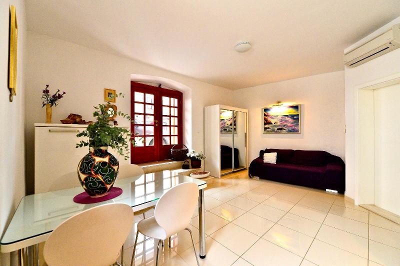 Sunny Bobica Apartments - image 40