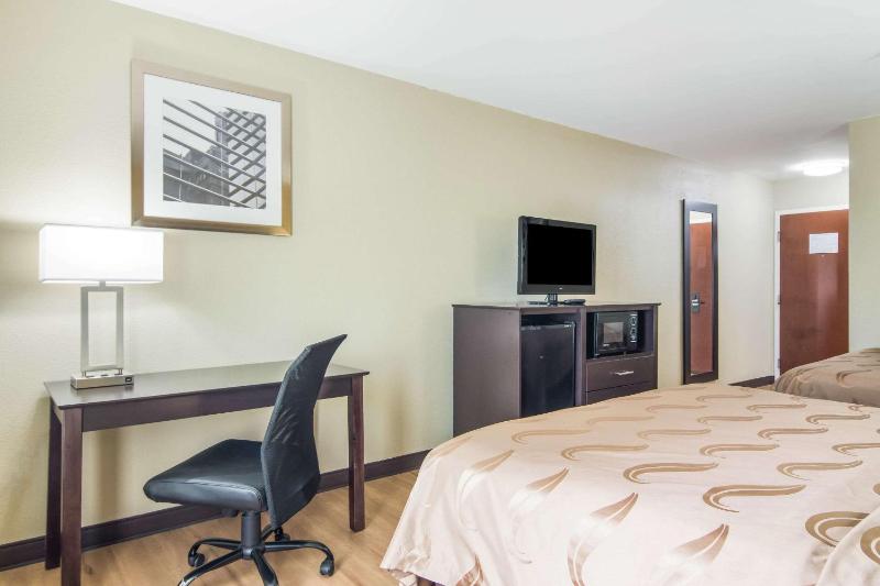 Double Room with Two Double Beds - Non-Smoking image 3