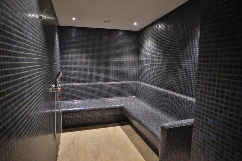 Suite image 3