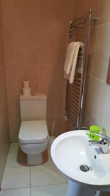 Single Room image 3