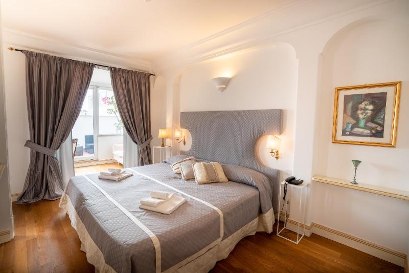 Suite with Balcony image 4