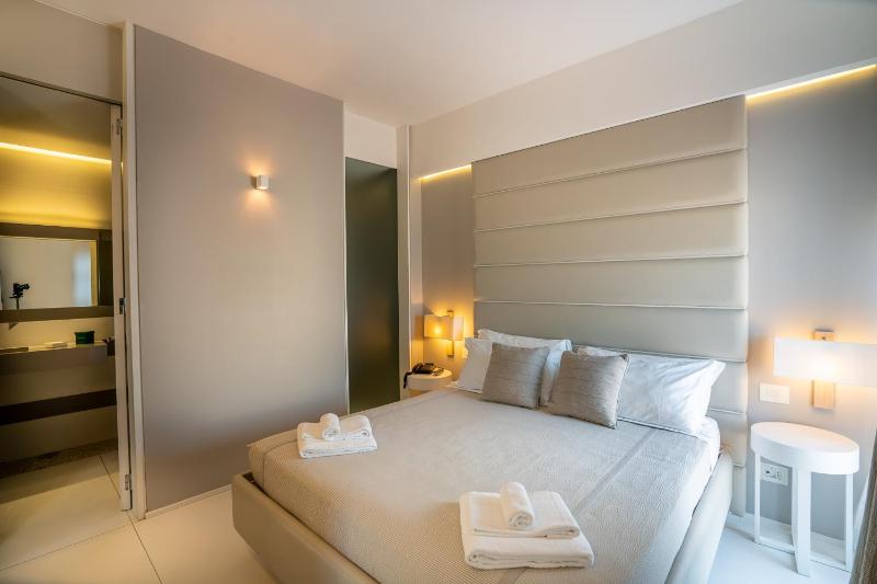 Suite with Terrace image 4