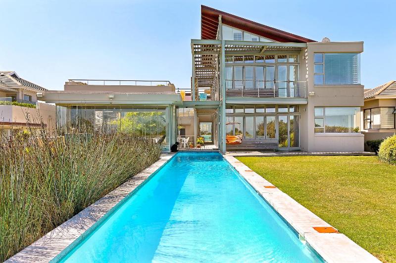 Villa image 1