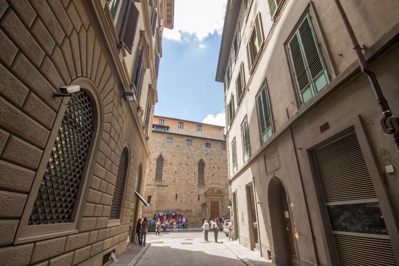 One-Bedroom Apartment - 1, Via Dei Conti image 2