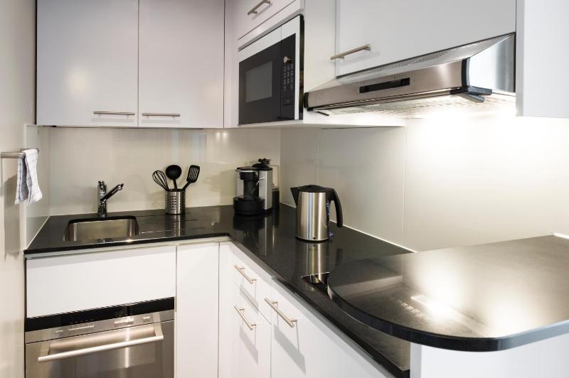 One-Bedroom Apartment (4 Adults) image 3