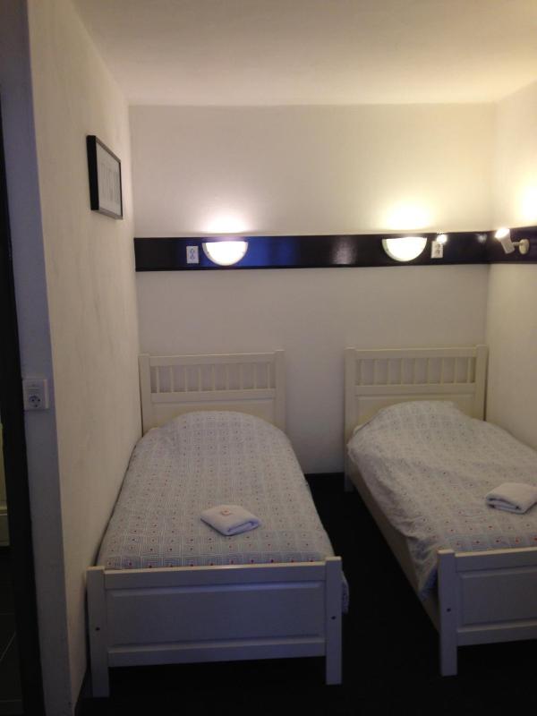 Standard Double or Twin Room with Shared Bathroom image 2