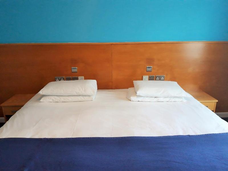 Standard Double Room image 4