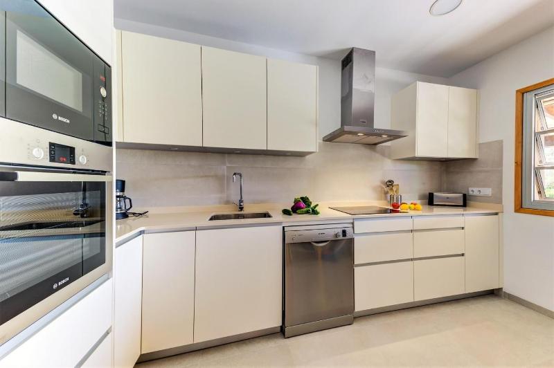 Villa Lidia by Sealand Villas - image 22