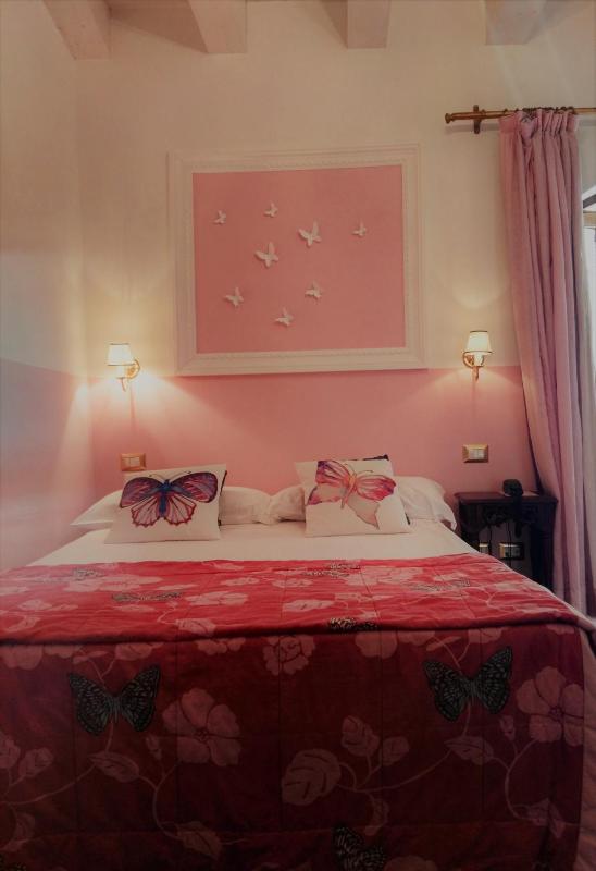 Classic Single Room image 4