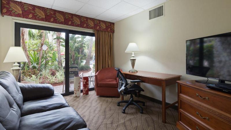 King Suite with Sofa Bed image 3