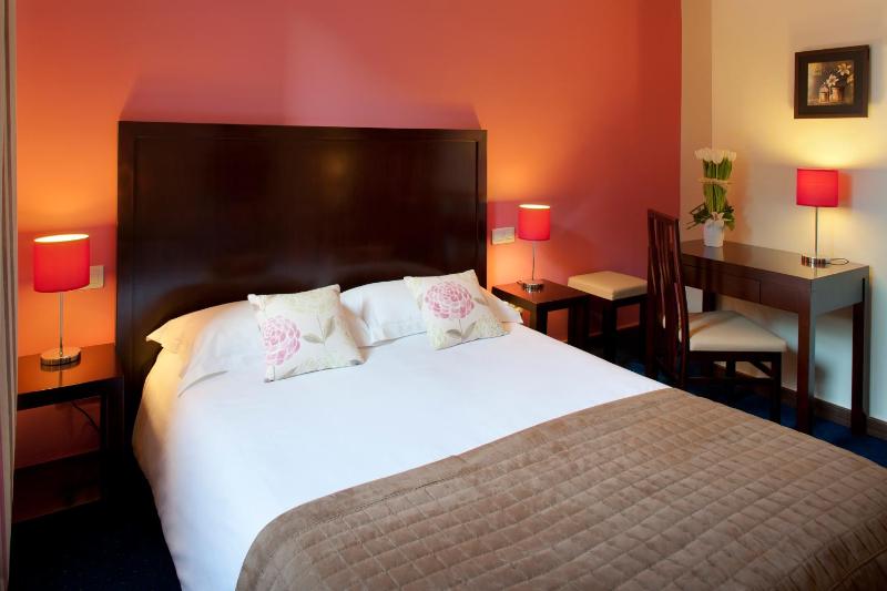 Standard Double Room image 2
