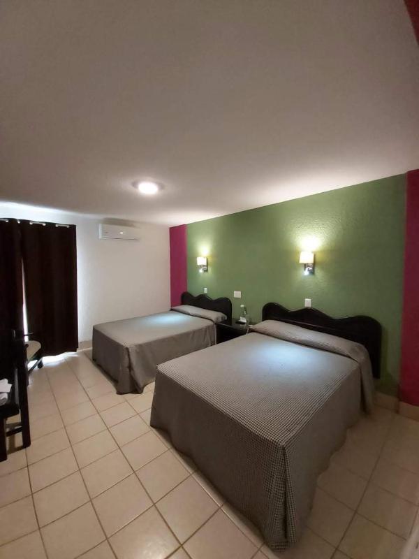 Hotel Aurora - image 12
