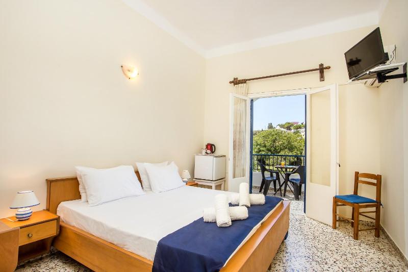 Double Room with Garden View image 1