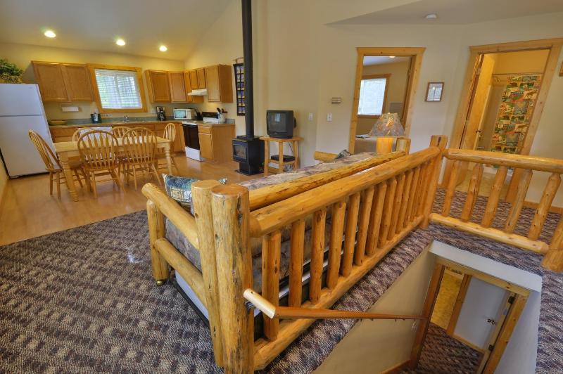 Two-Bedroom Cottage image 4