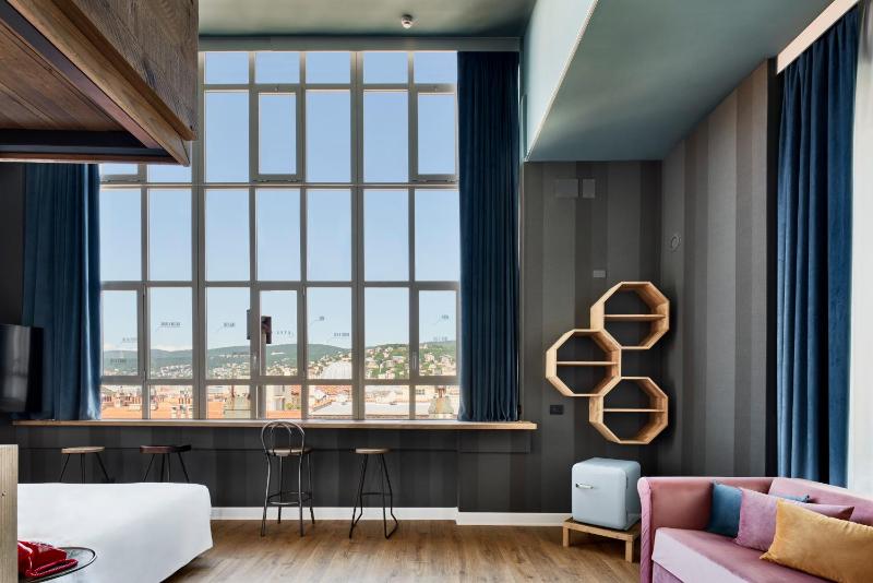 The Modernist Hotel - image 40