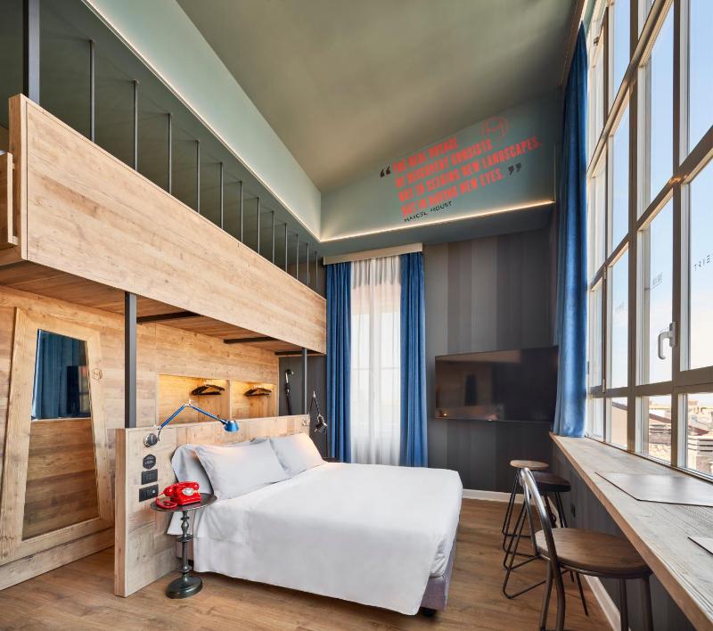 The Modernist Hotel - image 34