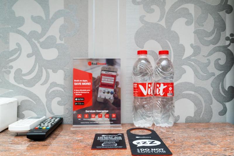 RedDoorz Apartment at Bogor Valley - image 37