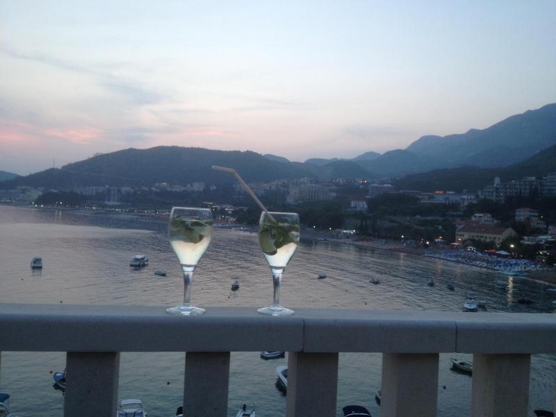 Studio with Balcony and Sea View image 4