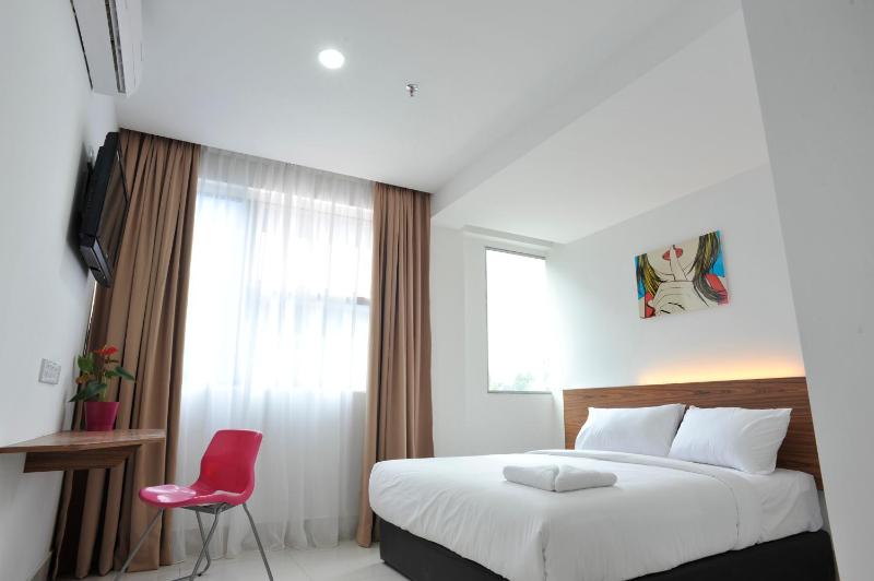 Deluxe Double Room image 3