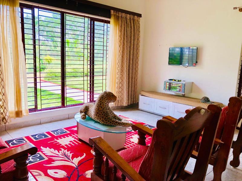 1000 SILVERS -Farm Stay - image 12