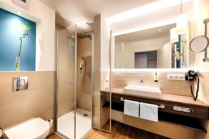 Deluxe Double Room image 2