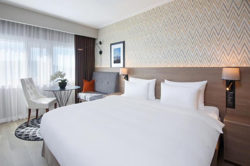 Suite with Panoramic Fjord View image 3