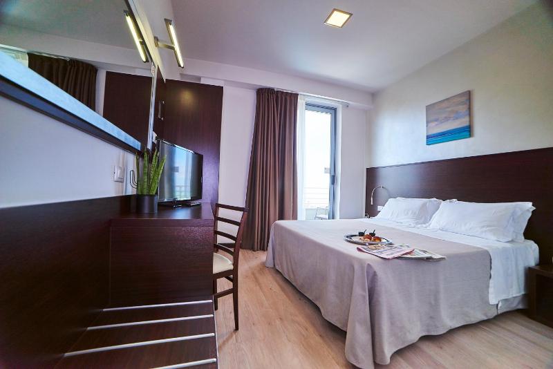 Classic Double or Twin Room with Spa Access image 4