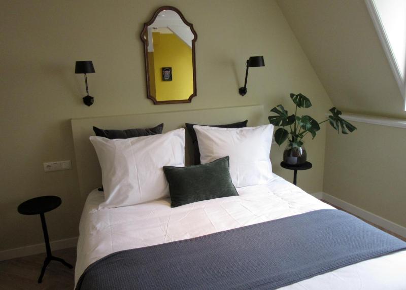 Double Room image 2