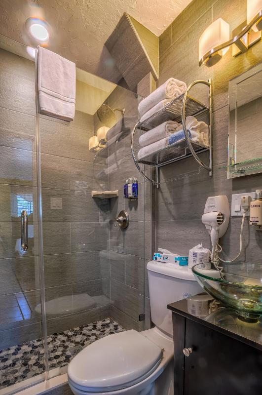 Havana Suite with Kitchenette image 2