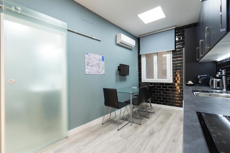 One-Bedroom Apartment image 2