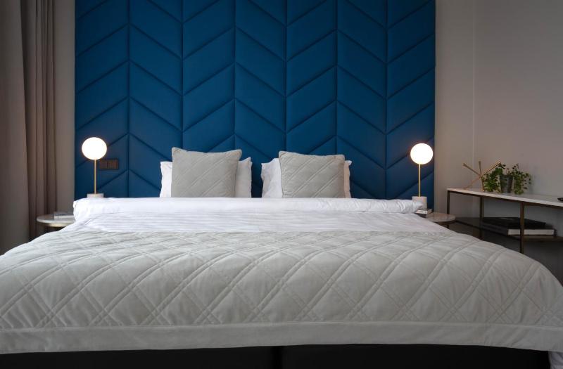 Double Room with Balcony image 1