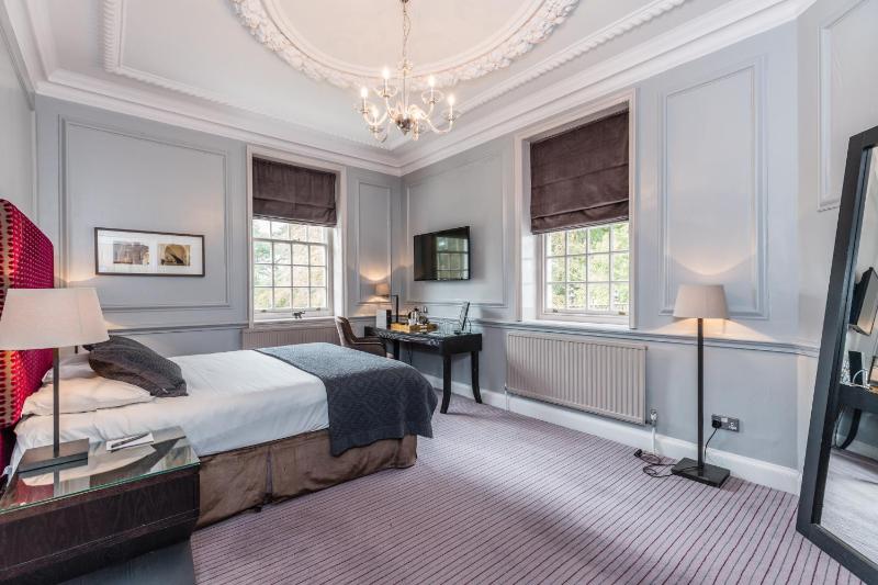 Deluxe Double Room image 3