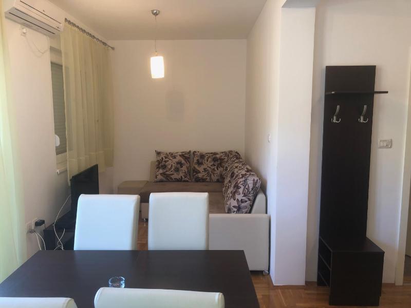 One-Bedroom Apartment image 1