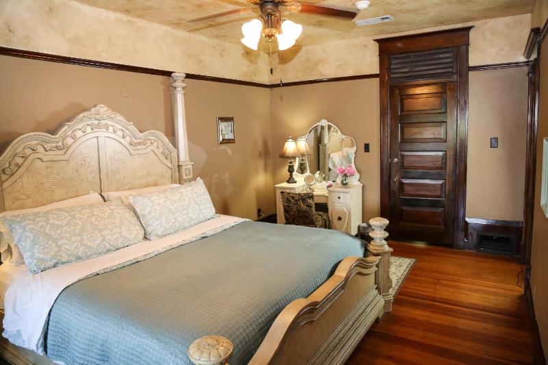 King Suite image 3