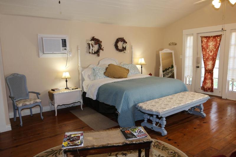 Cottage image 4