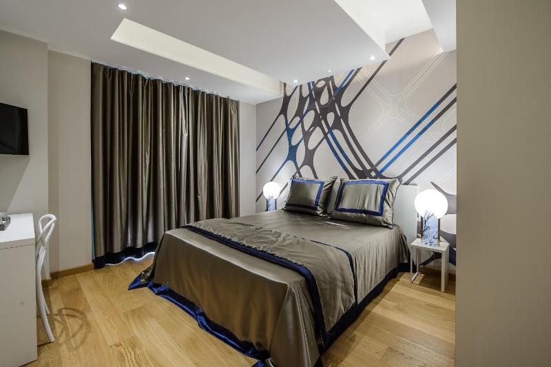 Standard Double Room image 4