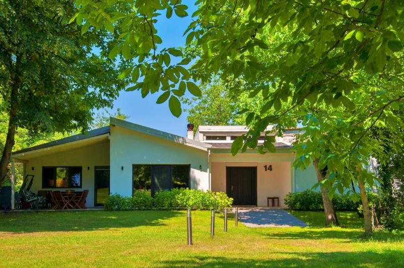 Three-Bedroom Villa image 1
